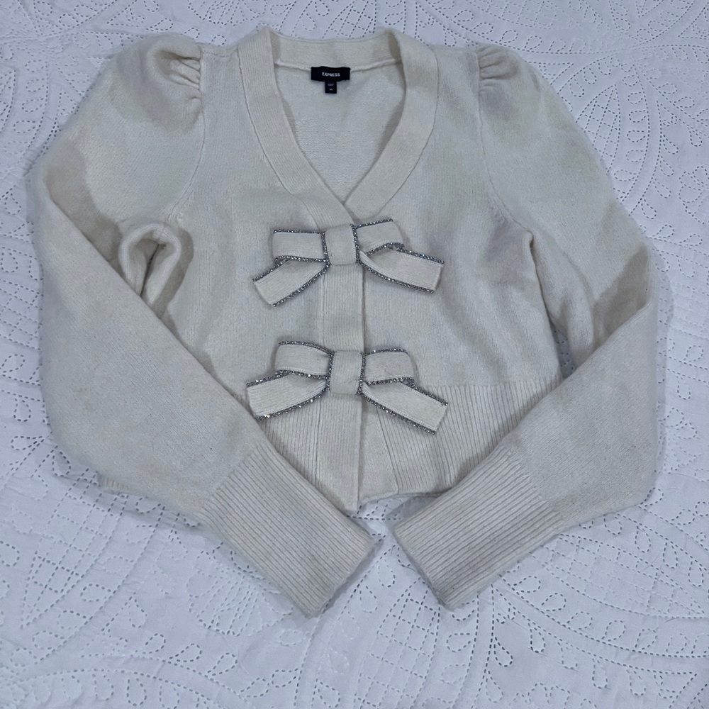Embellished Bow V-Neck Cardigan - Picture 3 of 7